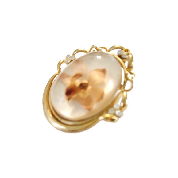 Lucite with Dried Flower Scarf Clip - Picture 5 of 10